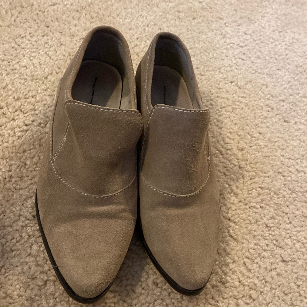 Women’s Free People Taupe Brady Leather Loafers in size 38.5-8/8.5‎